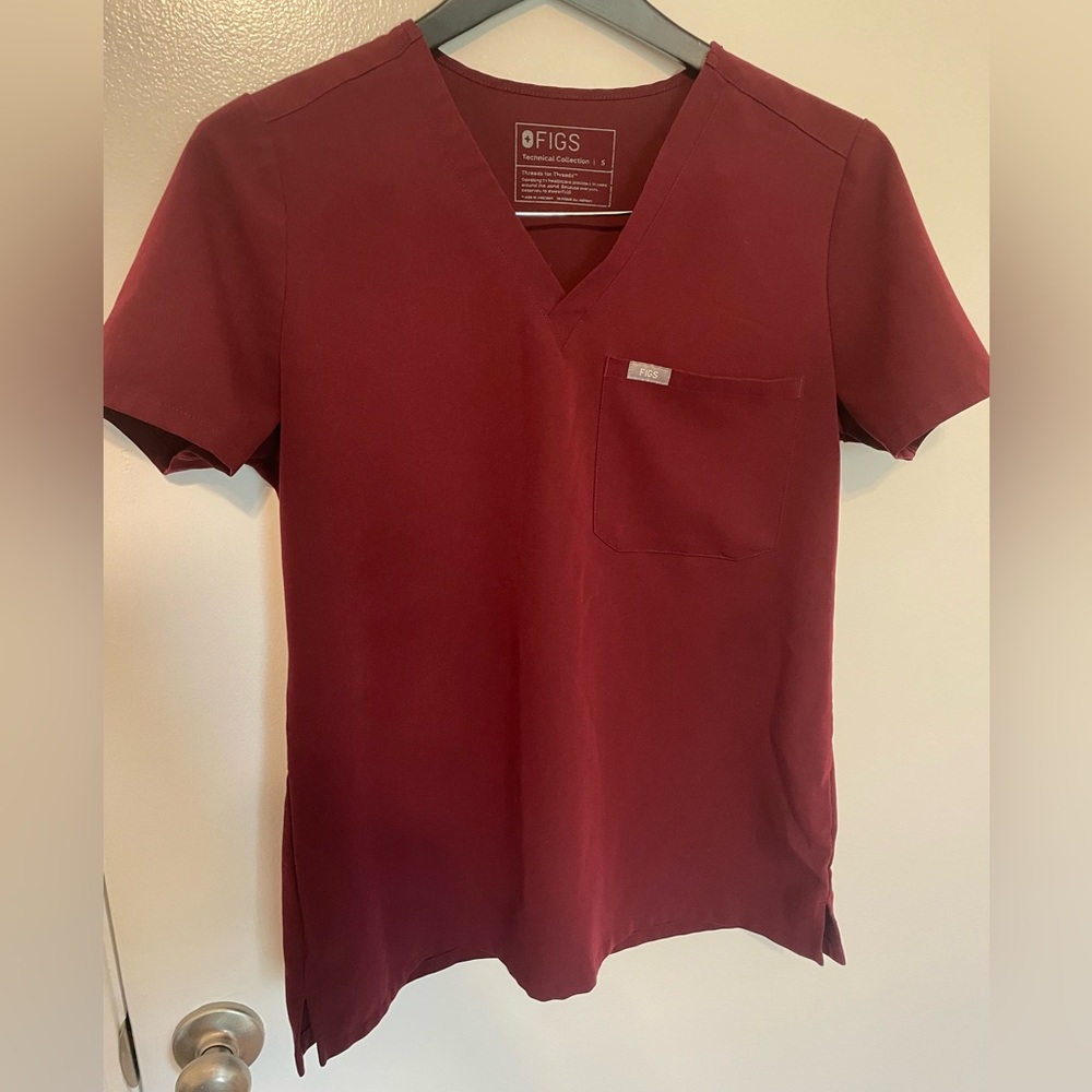 Figs Women Maroon Jogger Set (Catarina top + Zamora pant) - size S